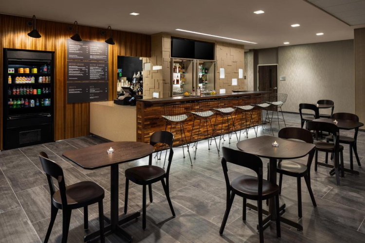 courtyard by marriott seattle northgate bar.jpg