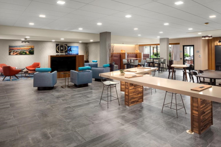 courtyard by marriott seattle northgate lounge.jpg
