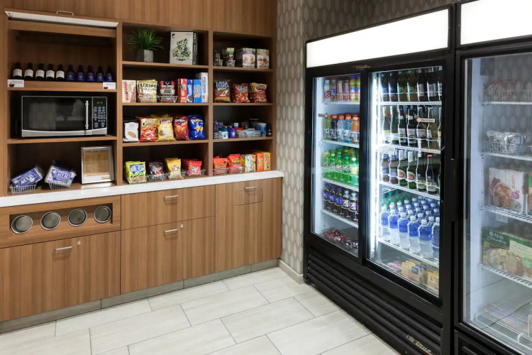 springhill suites by marriott boise parkcenter minimarkt.jpg