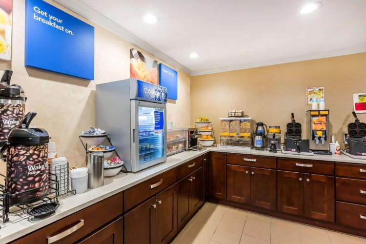 comfort inn santa monica ontbijt.jpg