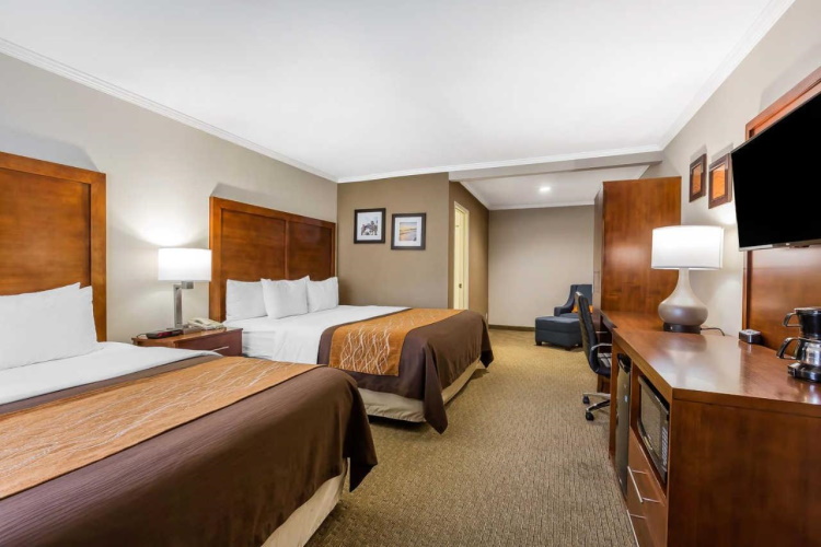 comfort inn santa monica kamer 2 bedden.jpg