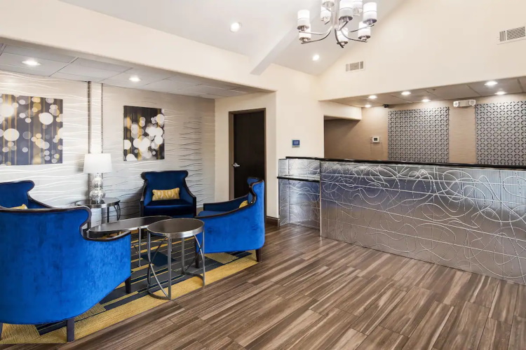 best western plus tulsa inn receptie.jpg