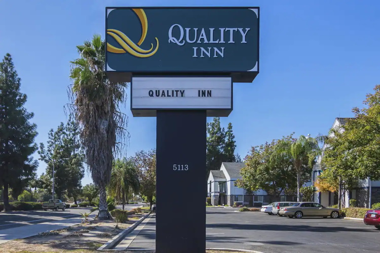 quality inn fresno yosemite airport aankomst.jpg