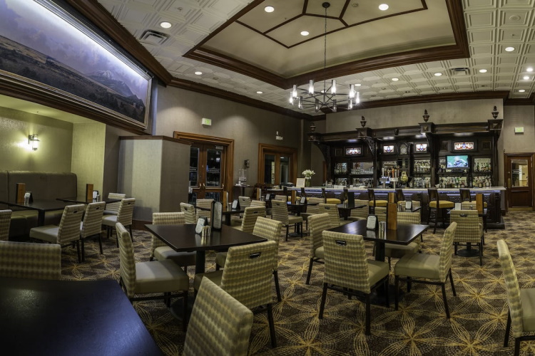 grand canyon railway hotel bar 2.jpg