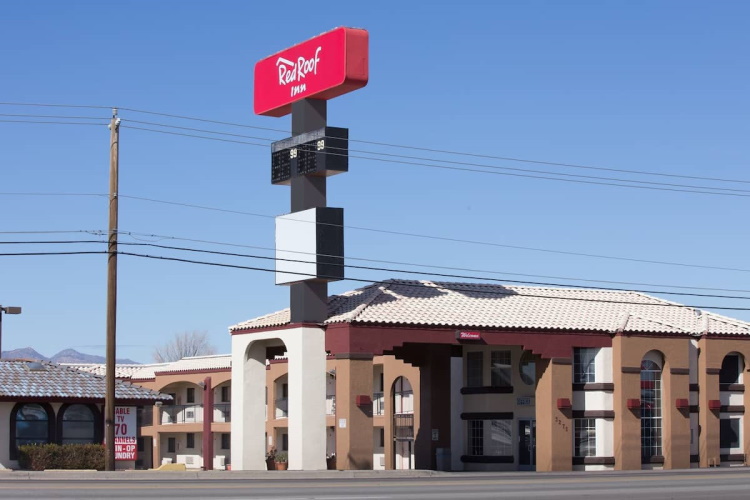red roof inn kingman voorkant.jpg