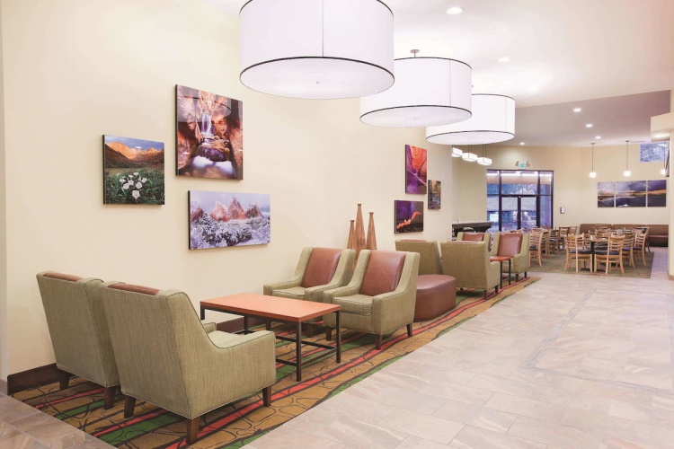 la quinta inn suites at zion park lounge.jpg