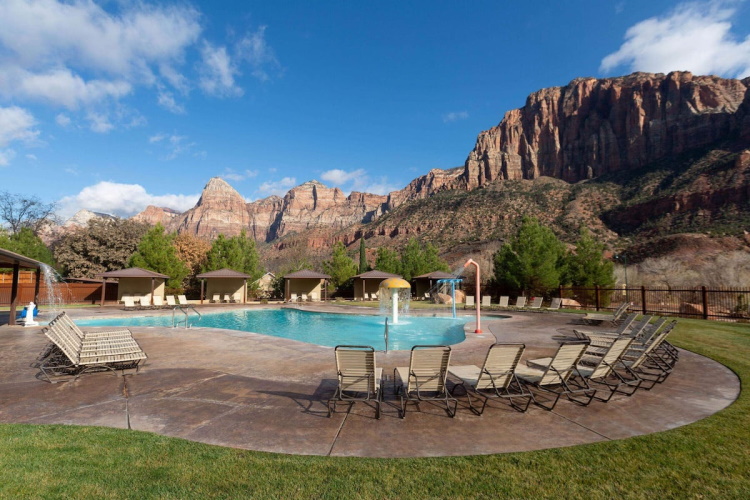 la quinta inn suites at zion park zwembad 003.jpg