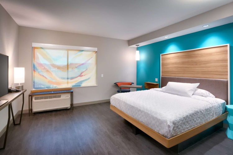 tru by hilton st. george kamer 1 bed.jpg
