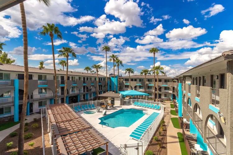 hotel bixby scottsdale zwembad 001.jpg