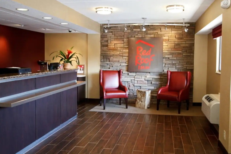red roof inn asheville west receptie.jpg