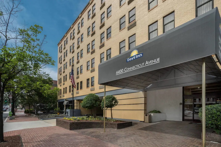 days inn washington d.c. connecticut avenue voorkant.jpg