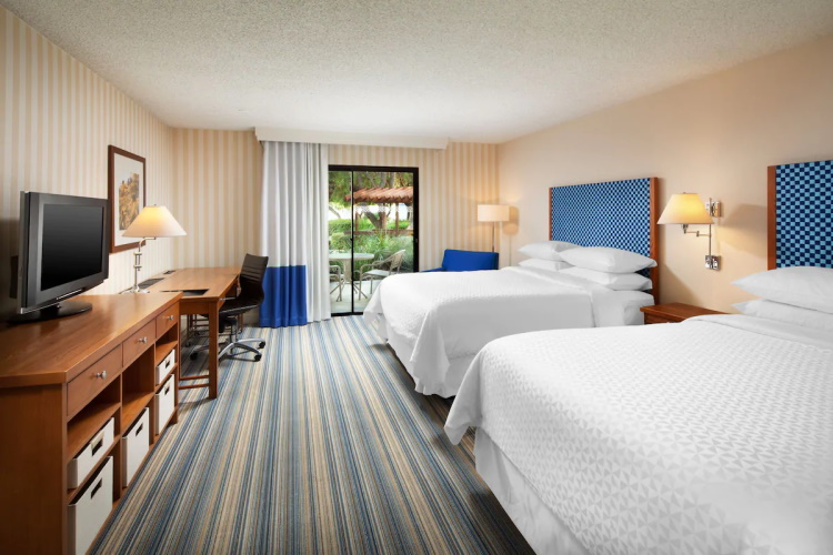 sheraton four points bakersfield kamer 2 bedden.jpg