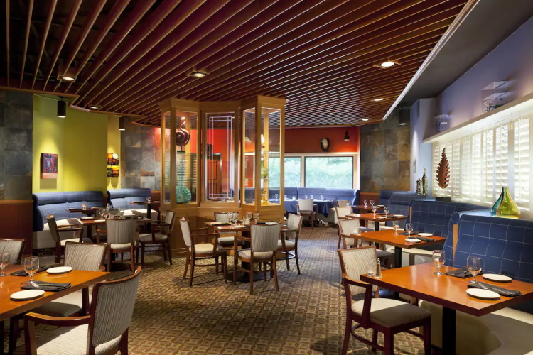 sheraton four points bakersfield restaurant.jpg