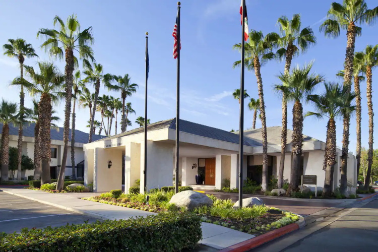 sheraton four points bakersfield buiten.jpg
