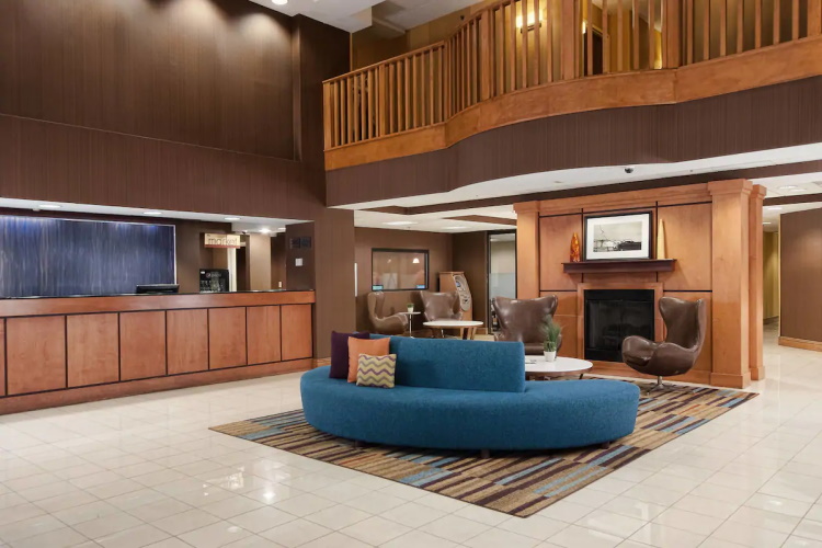 fairfield inn & suites by marriott atlanta airport south receptie.jpg