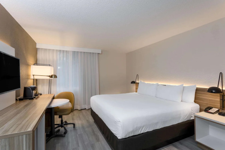 wyndham garden tallahassee capitol kamer 1 bed.jpg