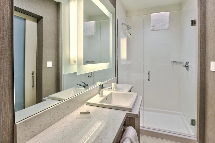 springhill suites by marriott durango badkamer.jpg