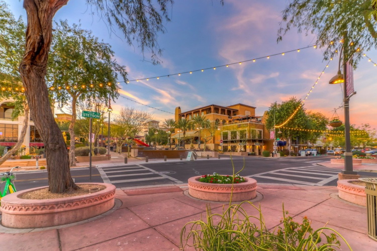 scottsdale downtown-4470084_1280.jpg
