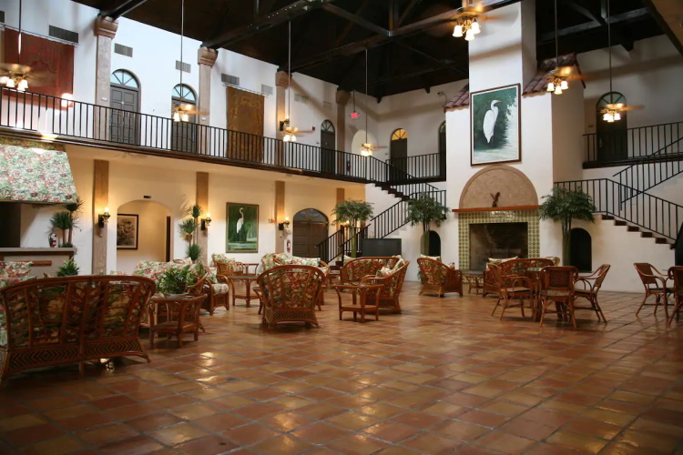 port of the islands everglades adventure resort buiten zitten.jpg