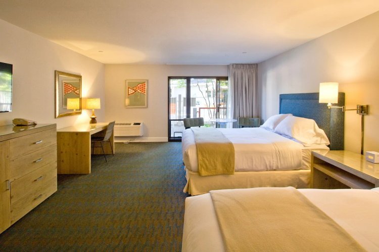 ashland hills hotel suites kamer.jpg