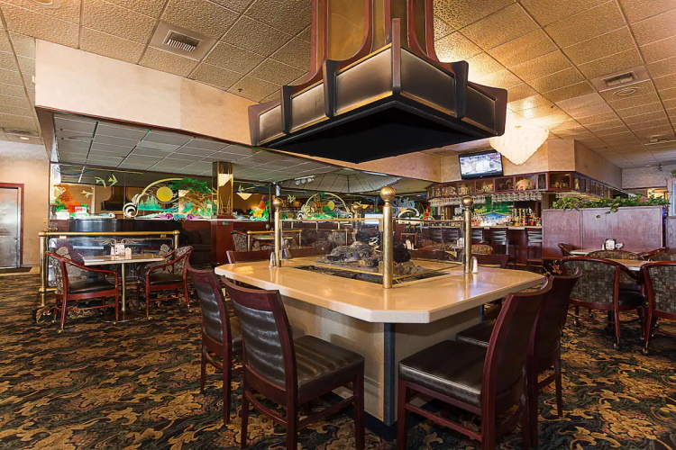 shilo inn portland airport restaurant.jpg