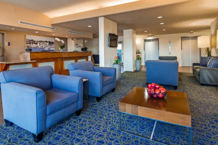 best western yacht harbor hotel receptie lounge.jpg