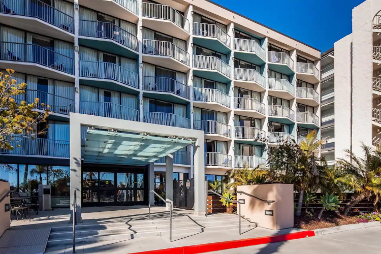 best western yacht harbor hotel voorkant.jpg