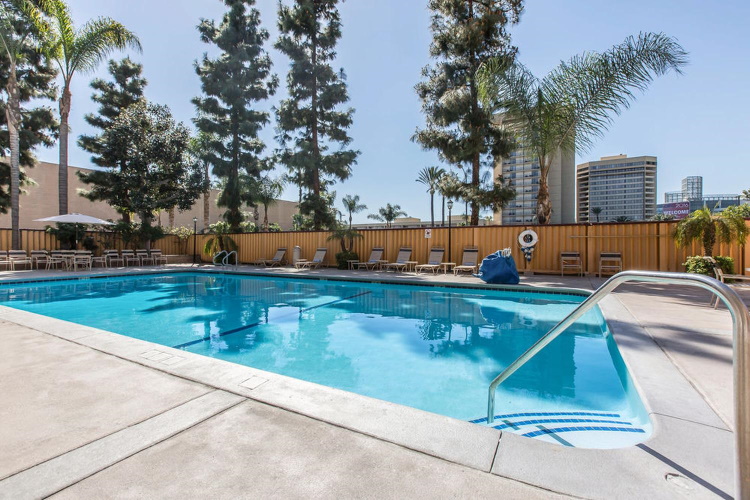 clarion hotel anaheim resort zwembad2.jpg