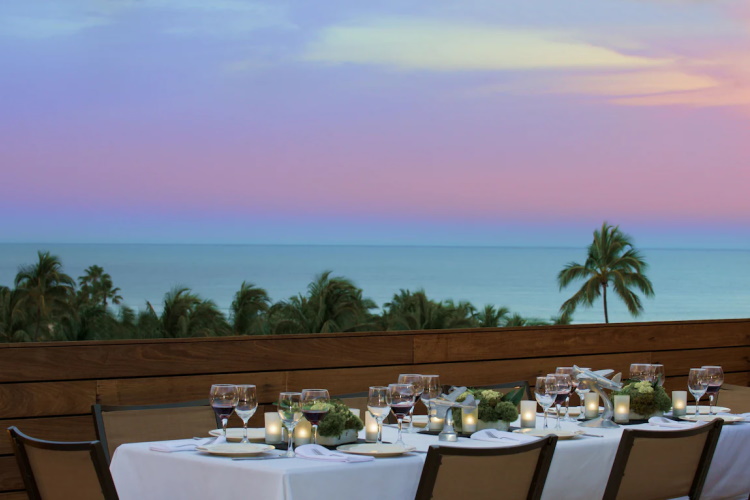 winter haven south beach diner uitzicht op zee.jpg