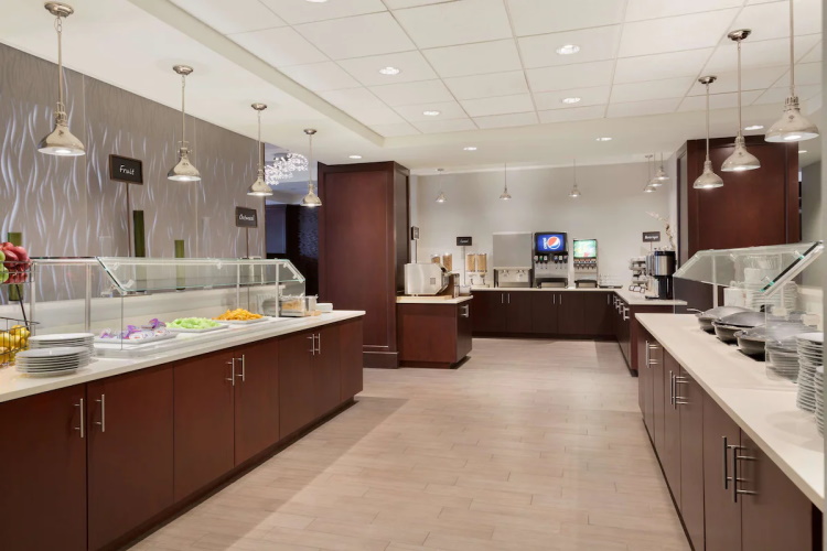 embassy suites by hilton boston waltham ontbijt.jpg