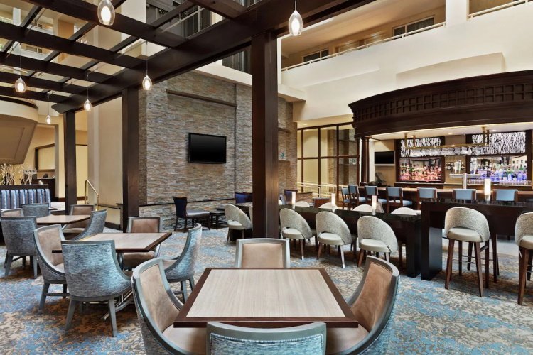 embassy suites by hilton boston waltham restaurant bar.jpg