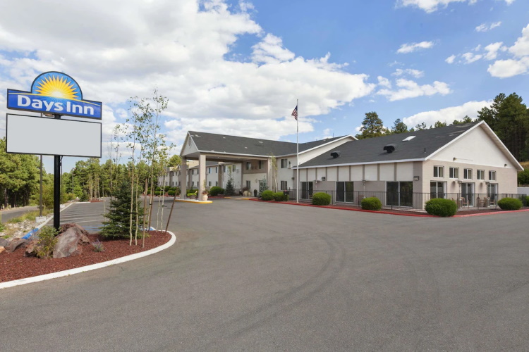 days inn by wyndham williams buitenkant.jpg