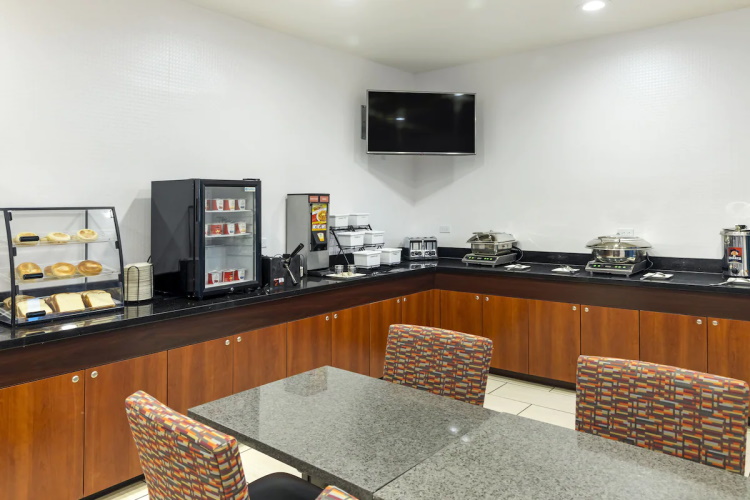 best western plus fresno inn ontbijt.jpg