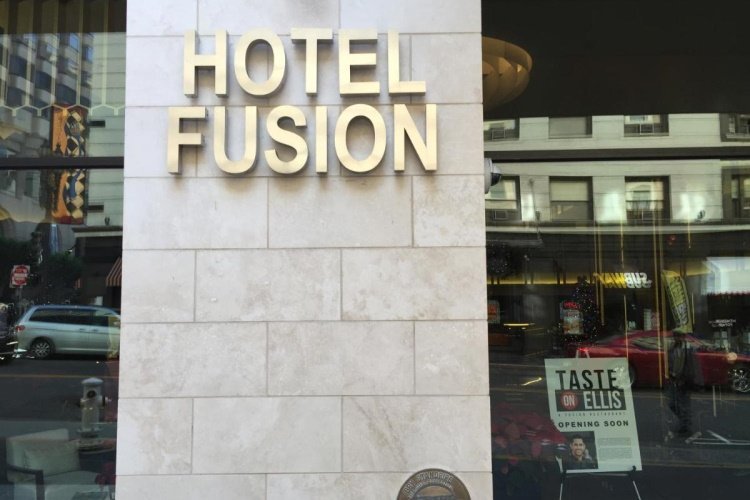 fusion hotel voorkant.jpg