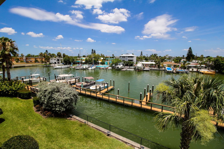 treasure bay resort & marina omgeving.jpg