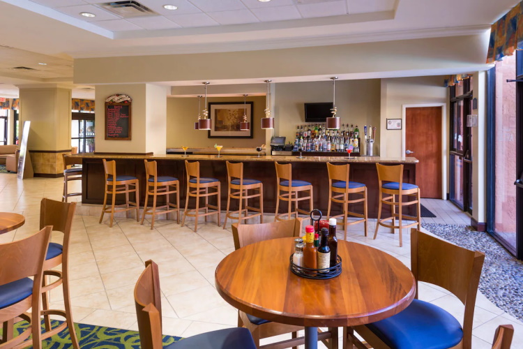 holiday inn & suites orlando sw - celebration area bar restaurant.jpg