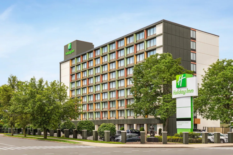 holiday inn boston bunker hill voorkant.jpg