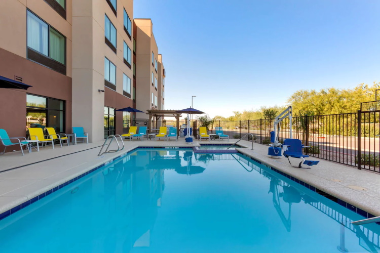 best western plus executive residency phoenix north happy valley zwembad.jpg