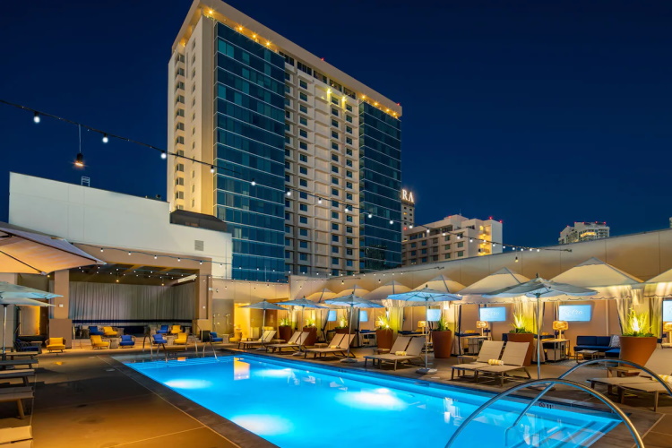 sahara las vegas hotel.jpg