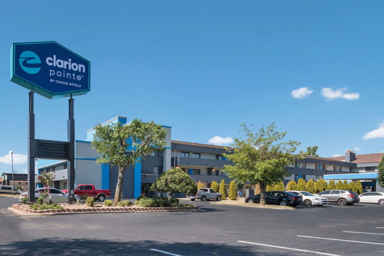 clarion pointe oklahoma city airport buitenkant.jpg