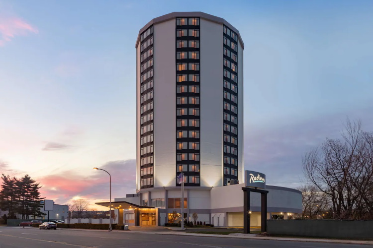 radisson hotel philadelphia buitenkant.jpg