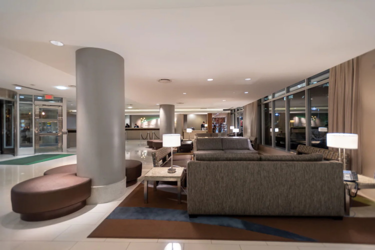 holiday inn capitol lobby.jpg