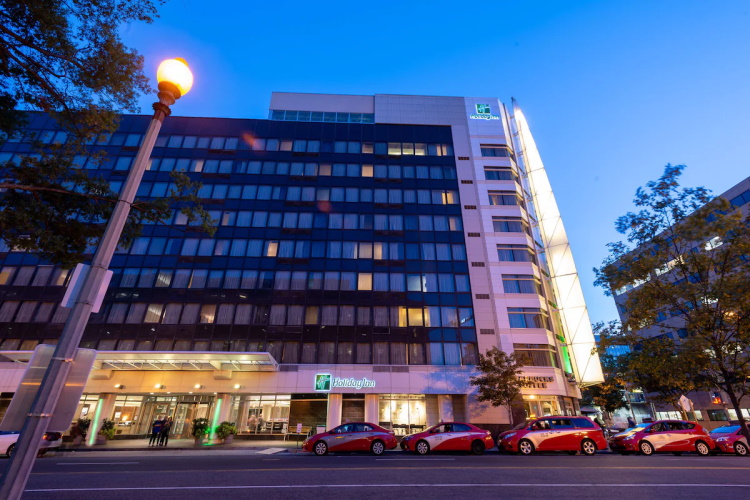 holiday inn capitol voorkant.jpg