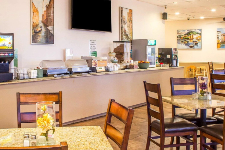 quality inn & suites lake havasu ontbijt.jpg