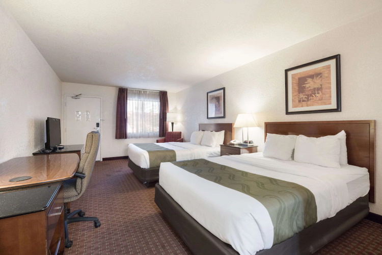 quality inn & suites lake havasu kamer.jpg