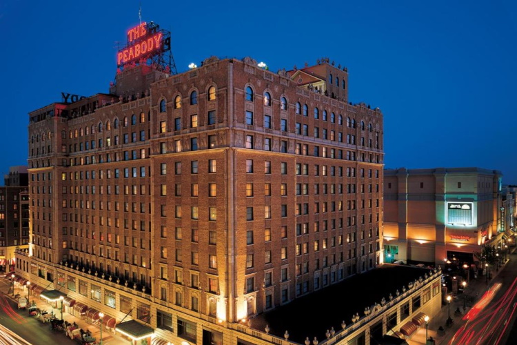 the peabody memphis buiten.jpg