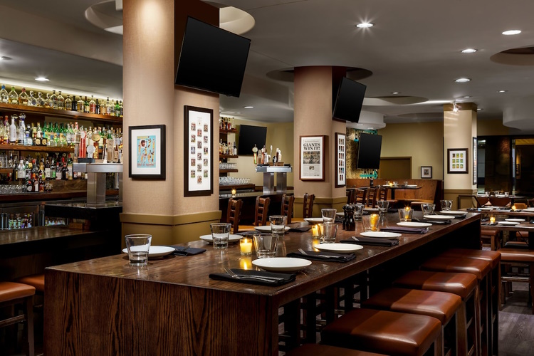 hotel spero bar.jpg