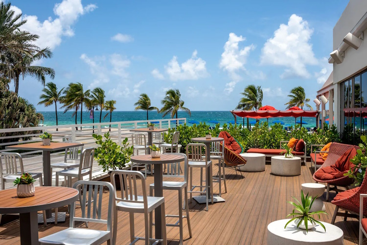 the westin fort lauderdale beach resort terras buiten.jpg
