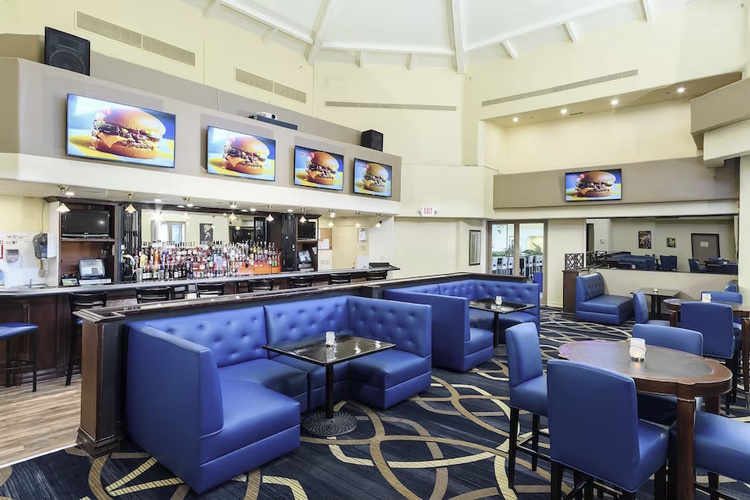 alexis park all suite resort restaurant.jpg