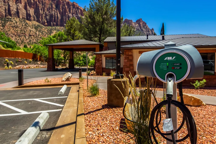 best western plus zion canyon inn suites laadpaal.jpg
